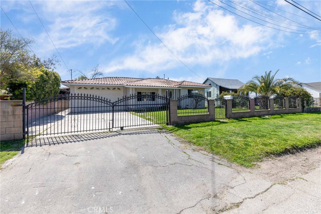 Compton, CA 90220,542 W Tichenor ST