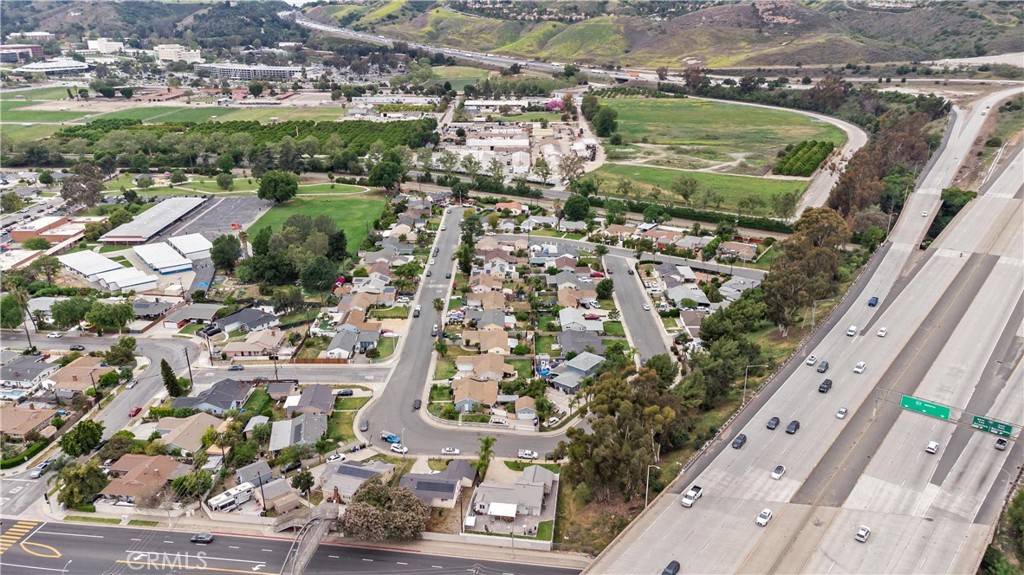 Pomona, CA 91768,609 Hennipen ST