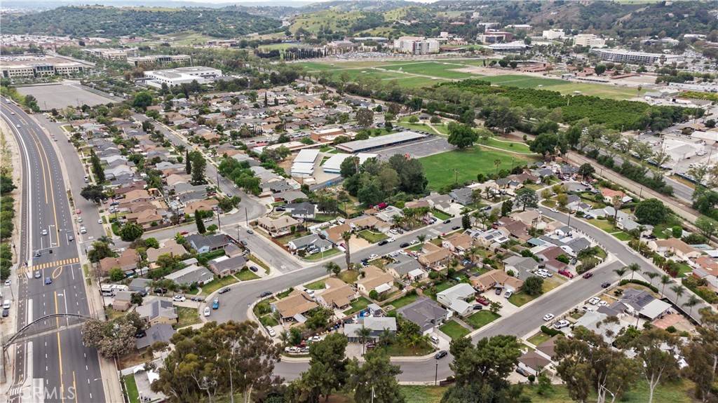 Pomona, CA 91768,609 Hennipen ST
