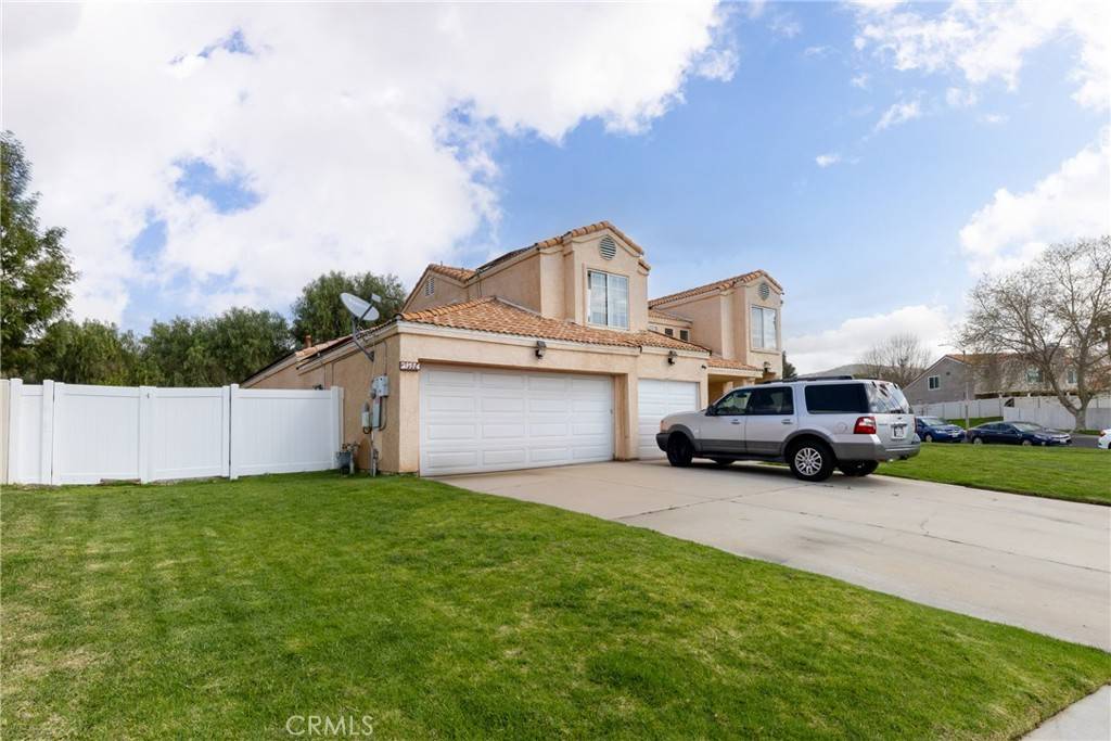 Moreno Valley, CA 92557,23574 Lake Valley DR