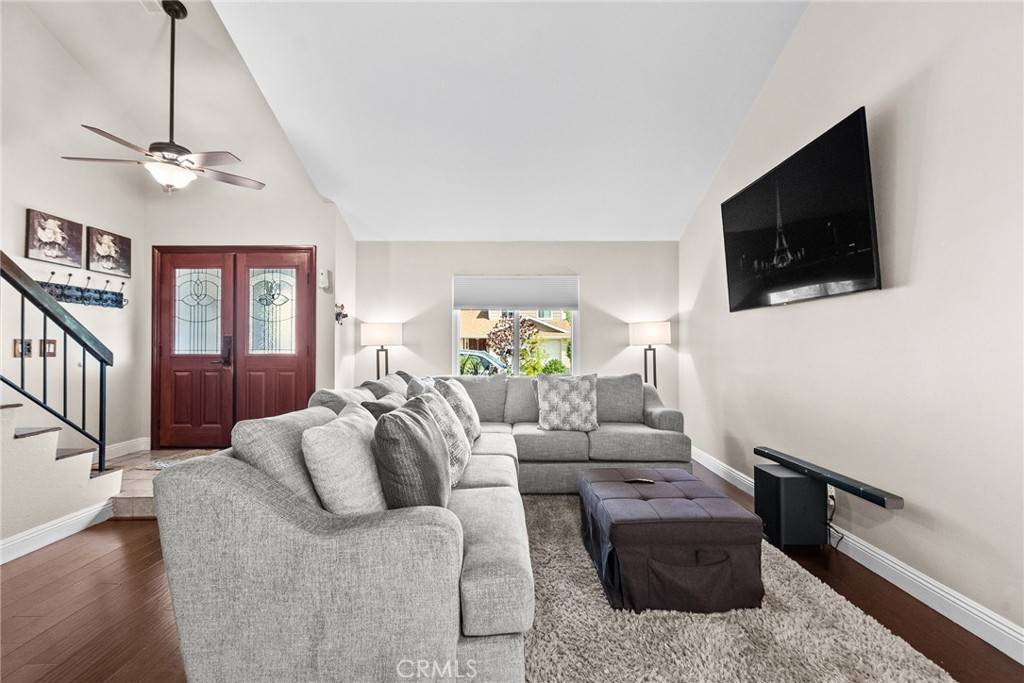 Saugus, CA 91350,27639 Open Crest DR