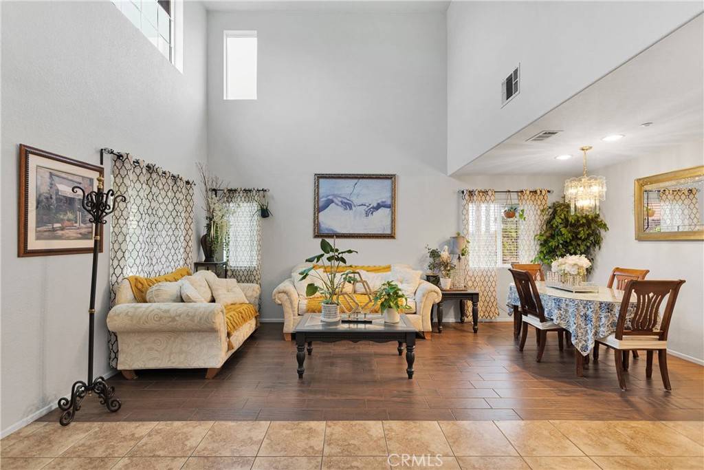 15477 Hoover LN Fontana, CA 92336