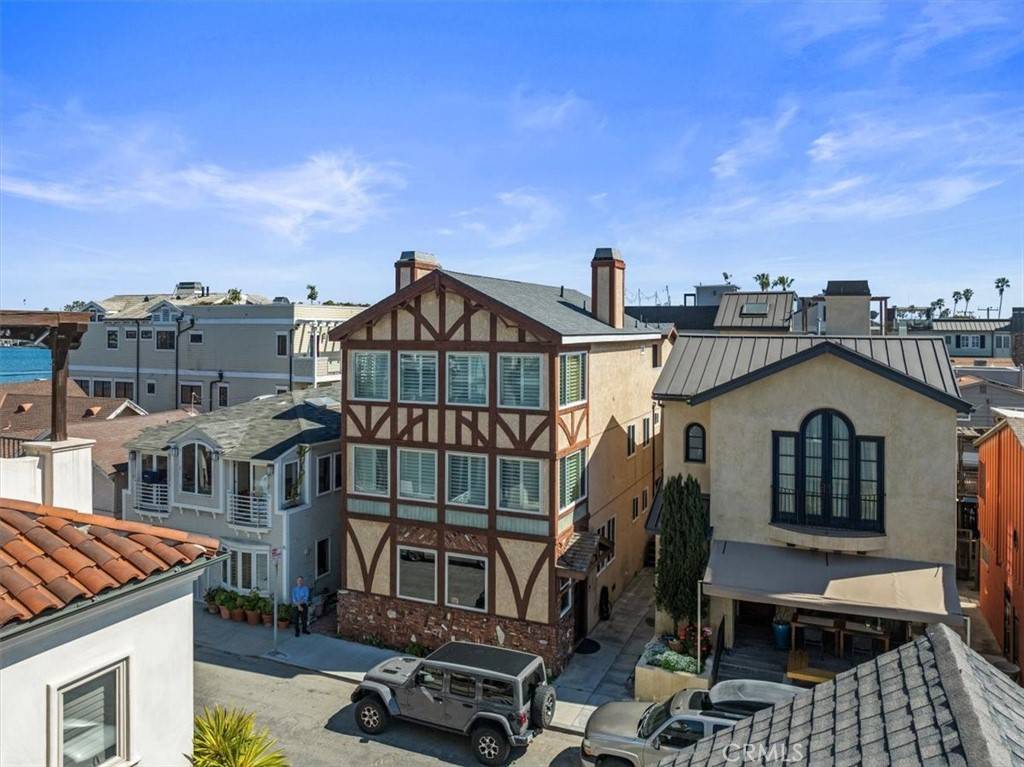 Long Beach, CA 90803,58 66th PL