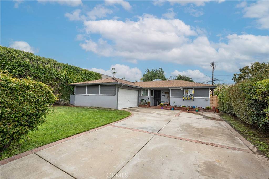 Azusa, CA 91702,915 E Hollyvale ST