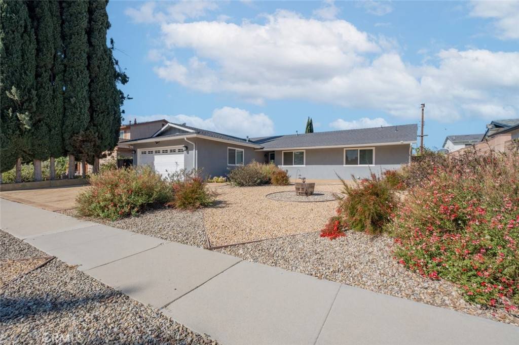 Simi Valley, CA 93065,2287 Trinway AVE