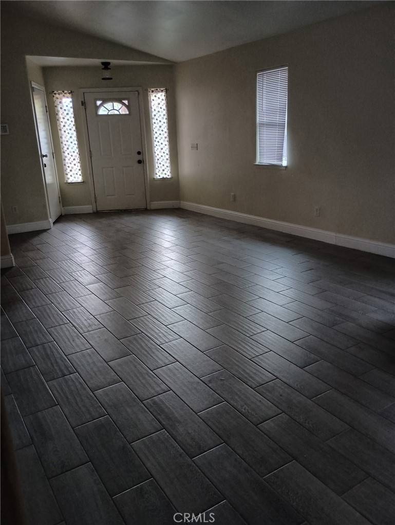 Los Banos, CA 93635,926 F ST