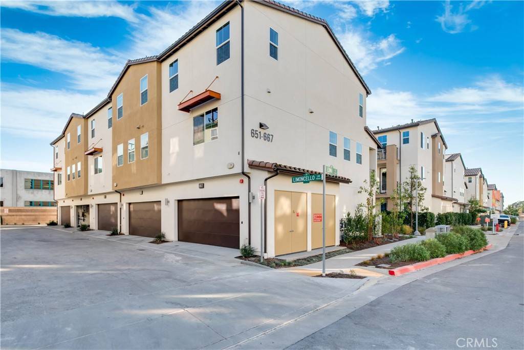 Covina, CA 91723,667 Limoncello LN