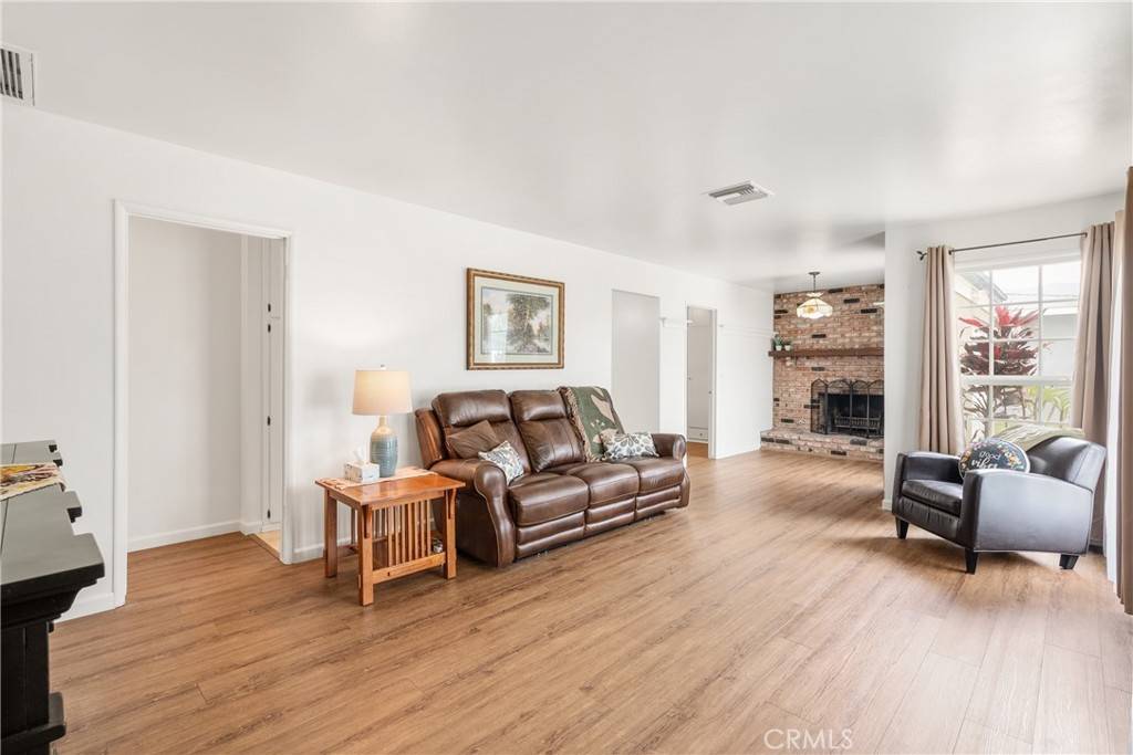 Glendora, CA 91740,949 S Dodsworth AVE