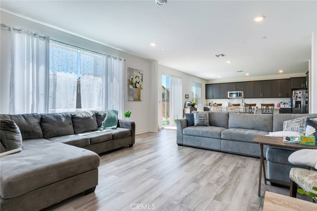 16725 Fern Pine ST Fontana, CA 92336