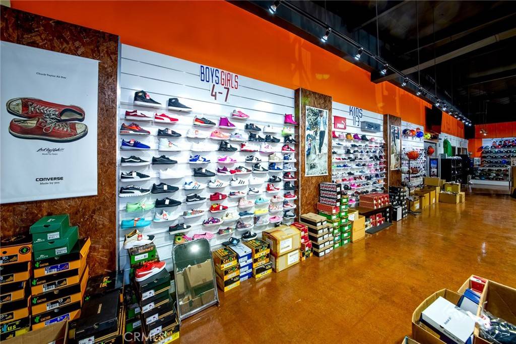 Fullerton, CA 92833,333 S BROOKHURST RD