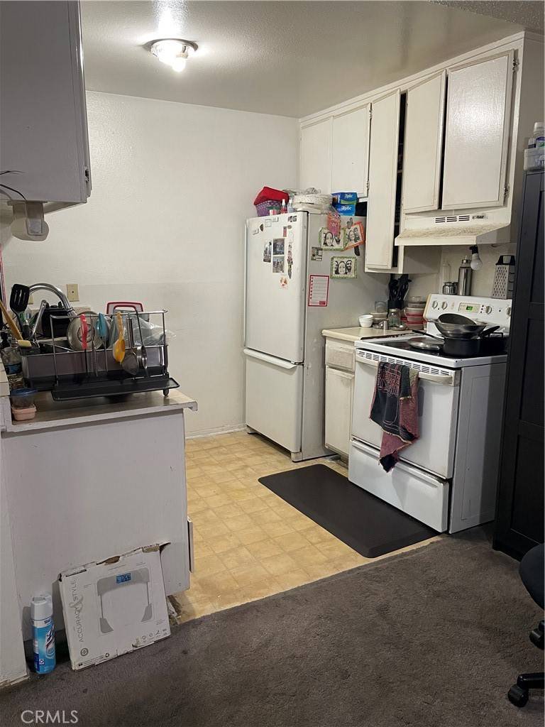 Diamond Bar, CA 91765,23647 Golden Springs Dr #G5