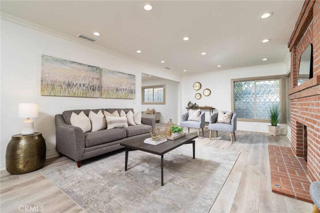 Glendora, CA 91741,453 W Laurel AVE