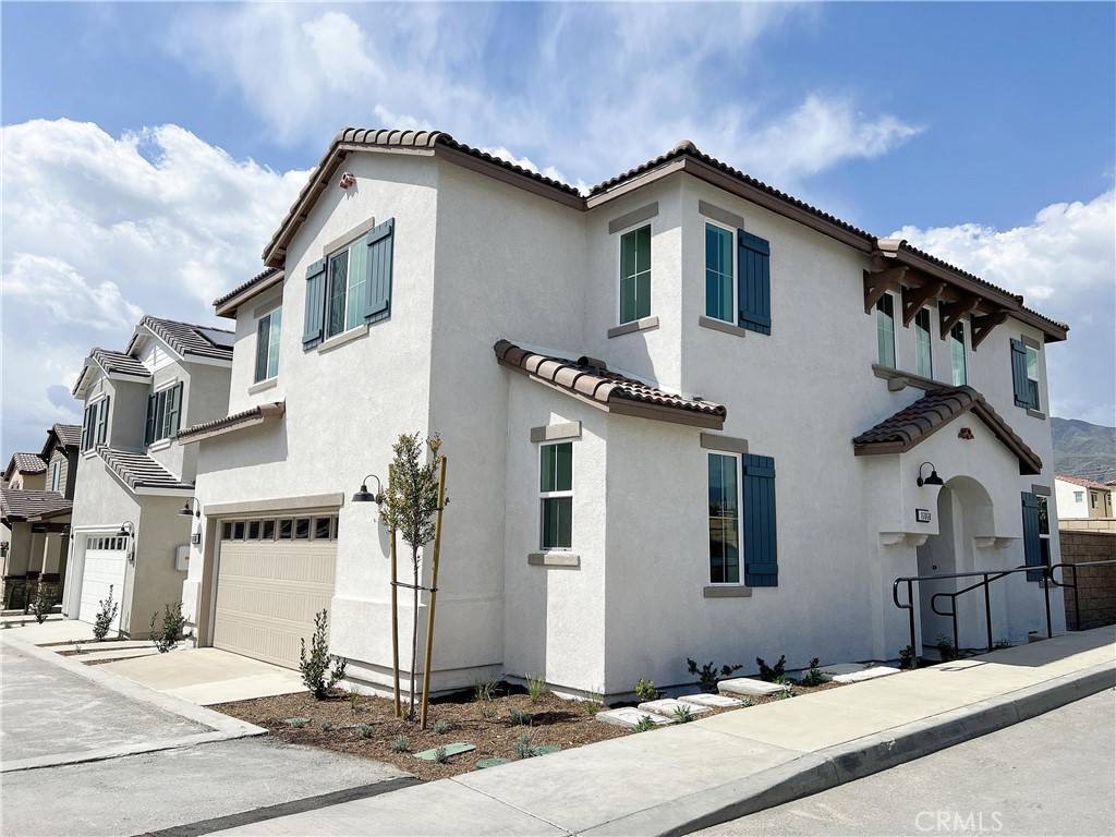 Fontana, CA 92336,16068 Olivas LN