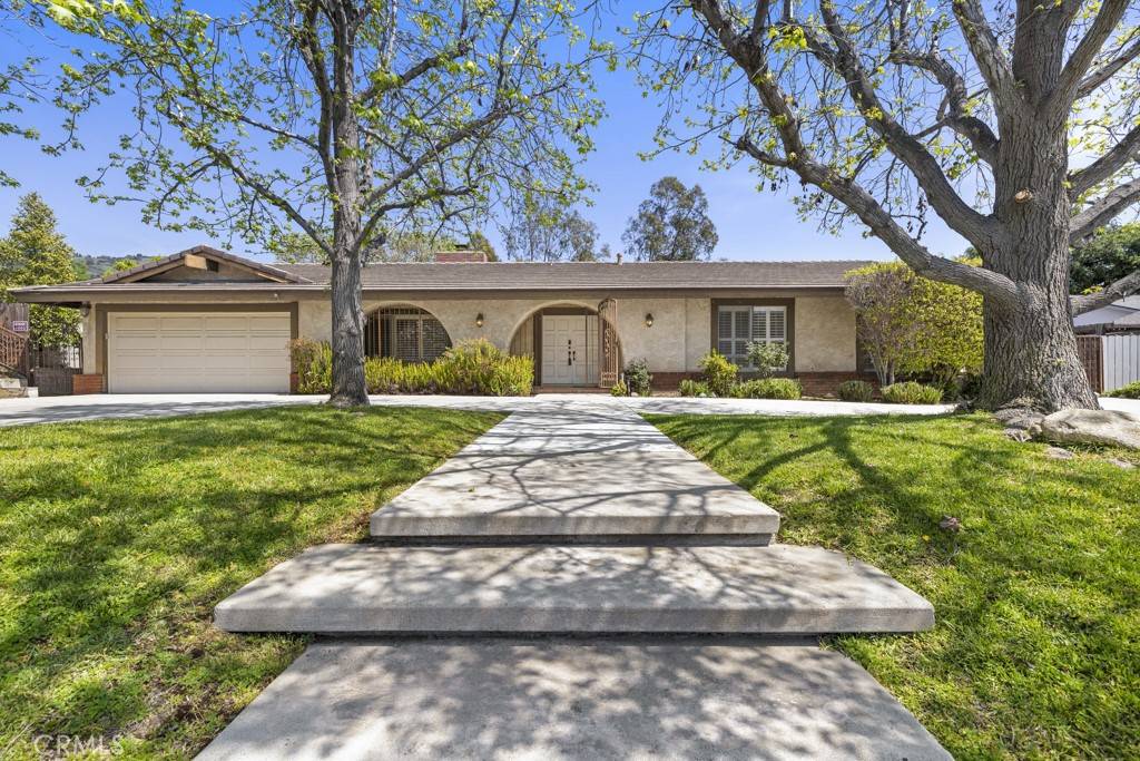 Glendora, CA 91741,368 N Valley Center AVE