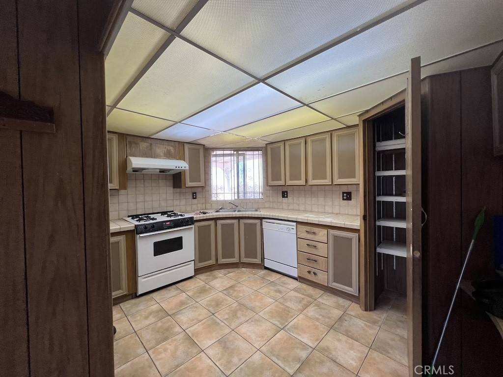 Apple Valley, CA 92308,23940 Portland RD
