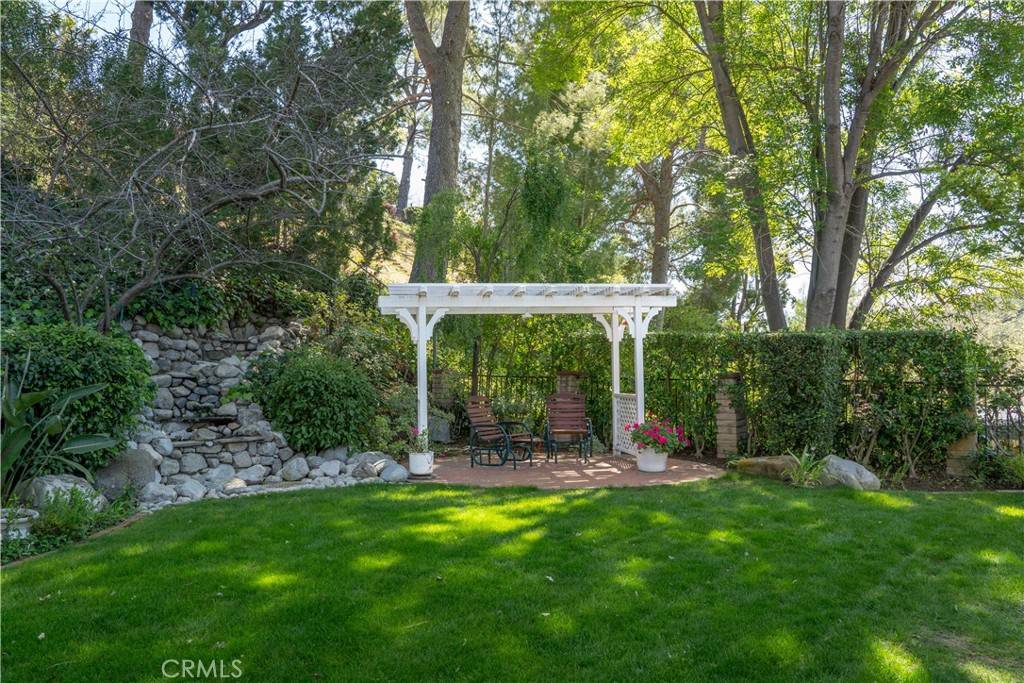 Agoura Hills, CA 91301,27328 Country Glen RD