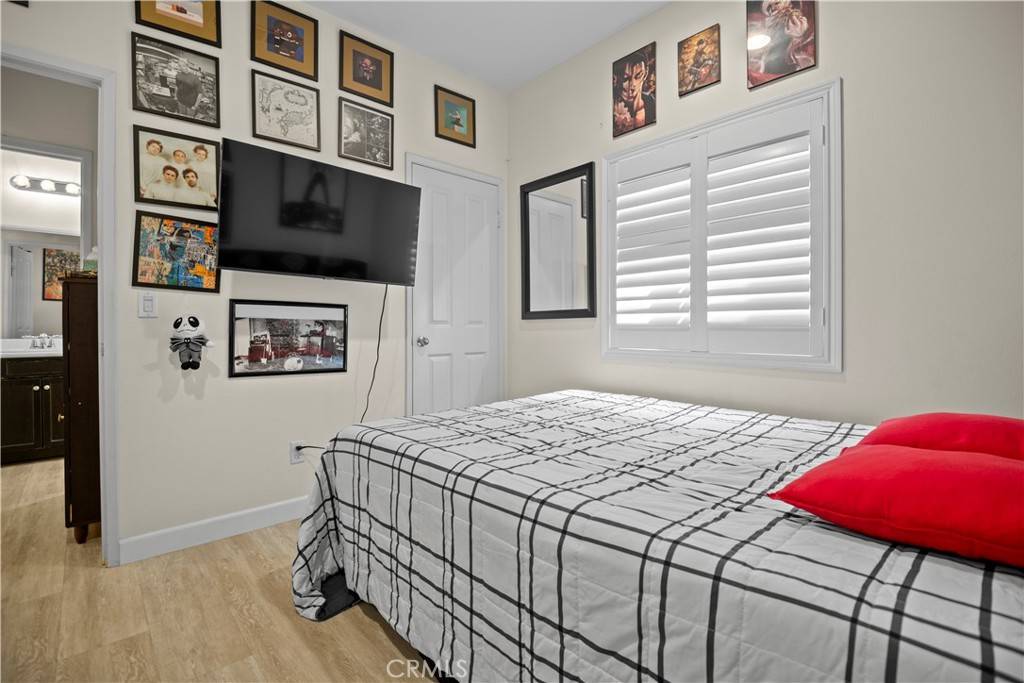 16773 Buttonwood Ln Fontana, CA 92336