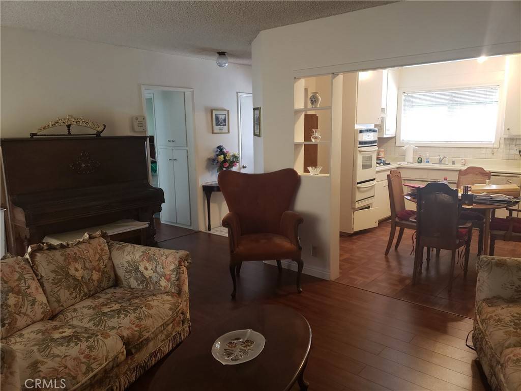 San Dimas, CA 91773,526 N Florham AVE