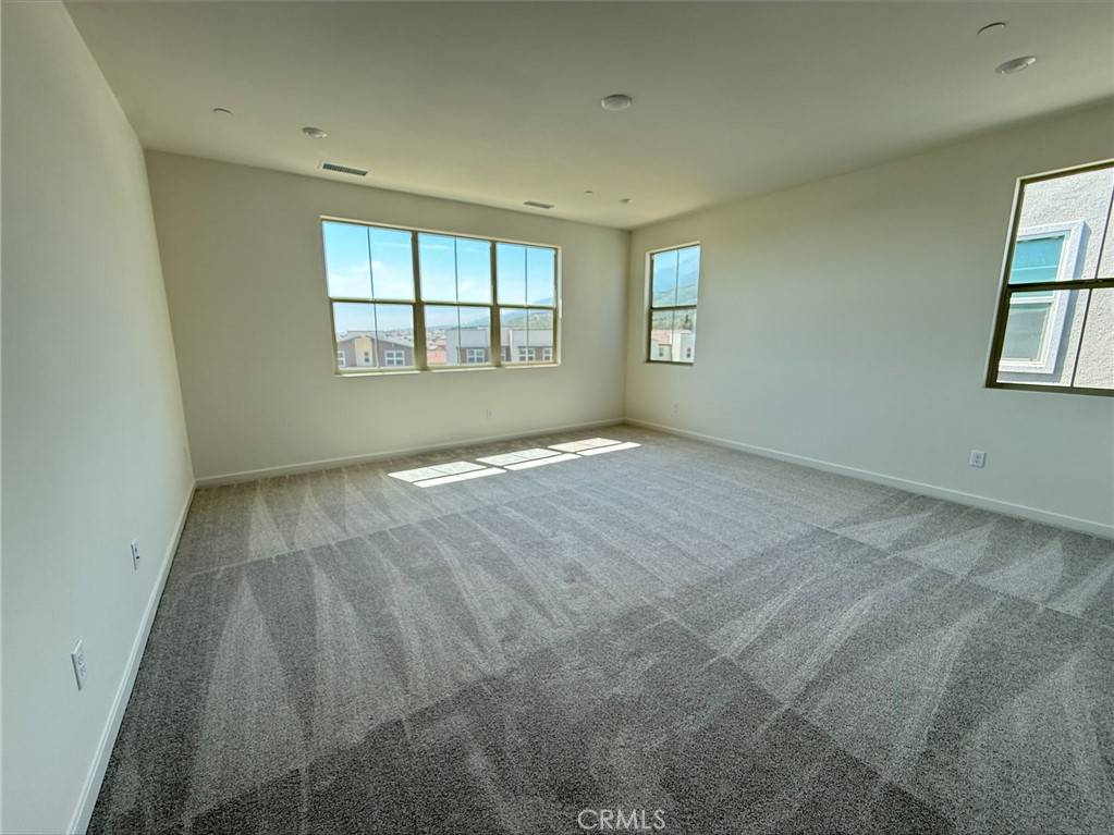 4810 Swallowtail LN Fontana, CA 92336