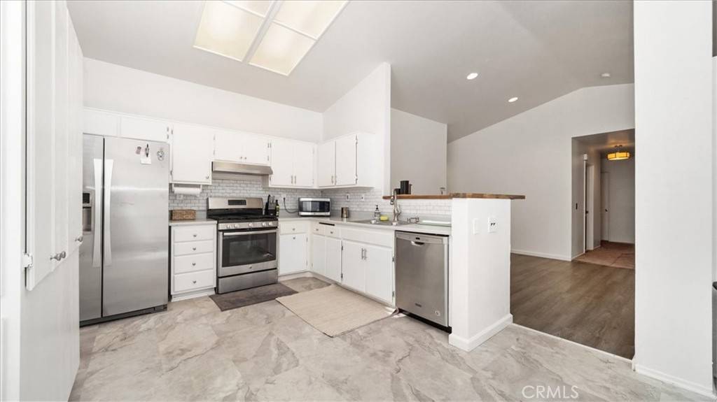 Adelanto, CA 92301,10738 Plainfield ST E