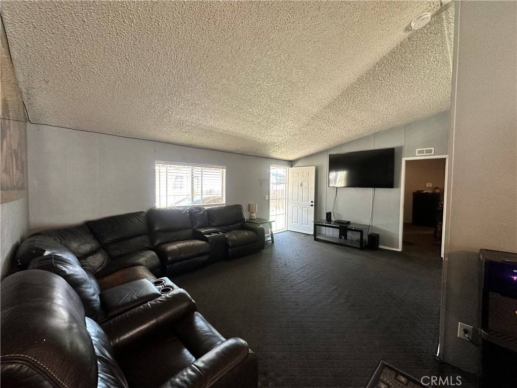 Eastvale, CA 91752,5800 Hamner AVE #652