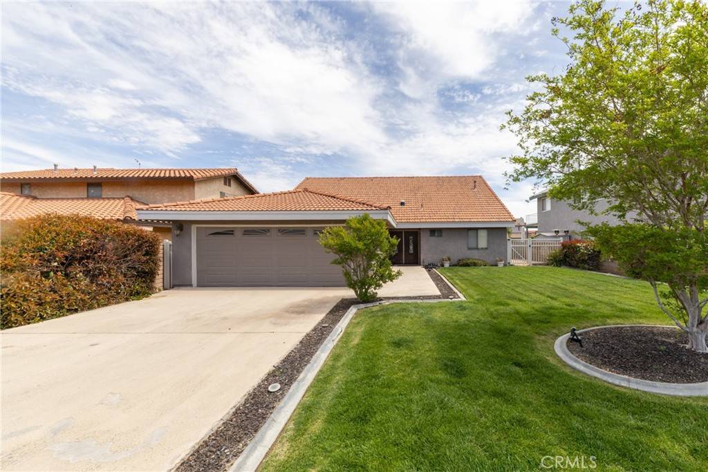 Victorville, CA 92395,13675 White Sail DR