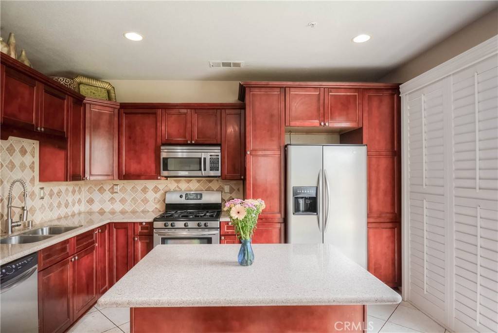 7451 Lawrence PL Fontana, CA 92336