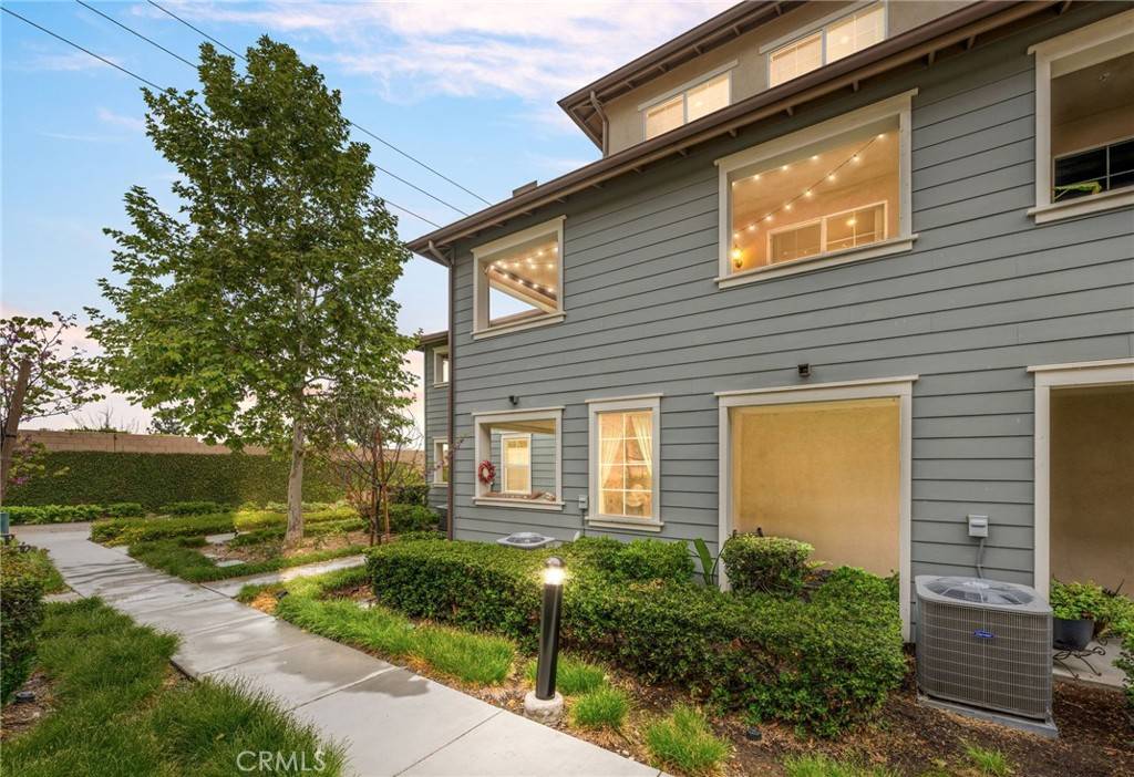 Claremont, CA 91711,1052 Newberry LN
