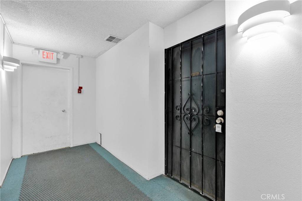 Encino, CA 91316,5460 White Oak AVE #A124