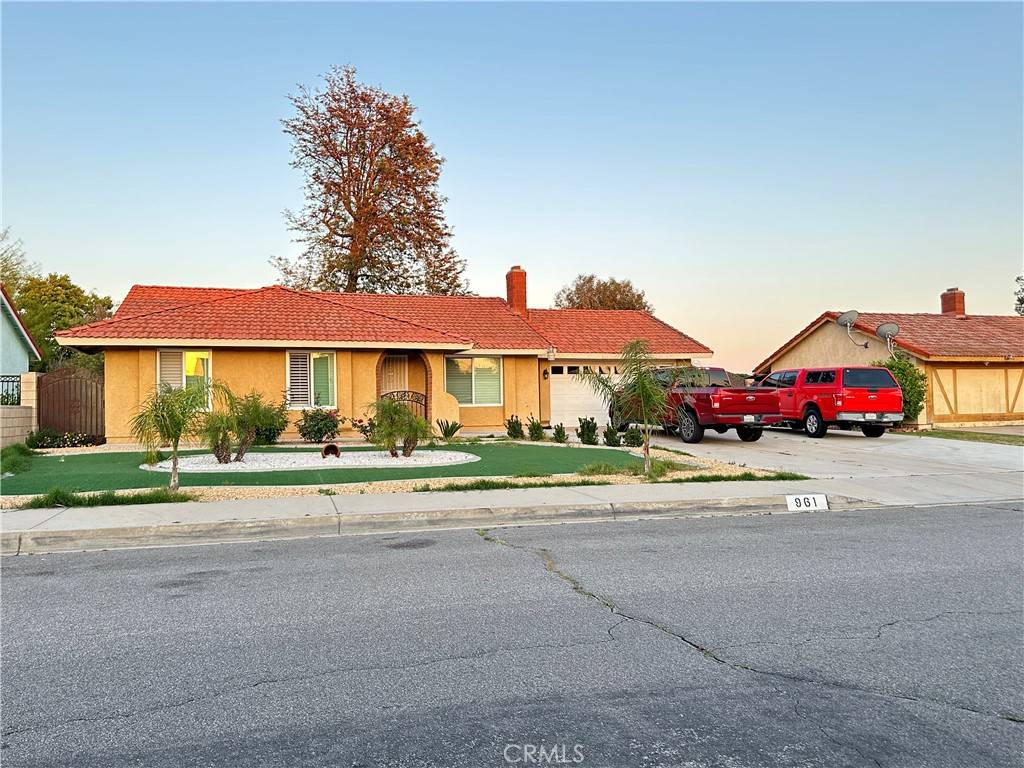 Bloomington, CA 92316,961 S Vine AVE