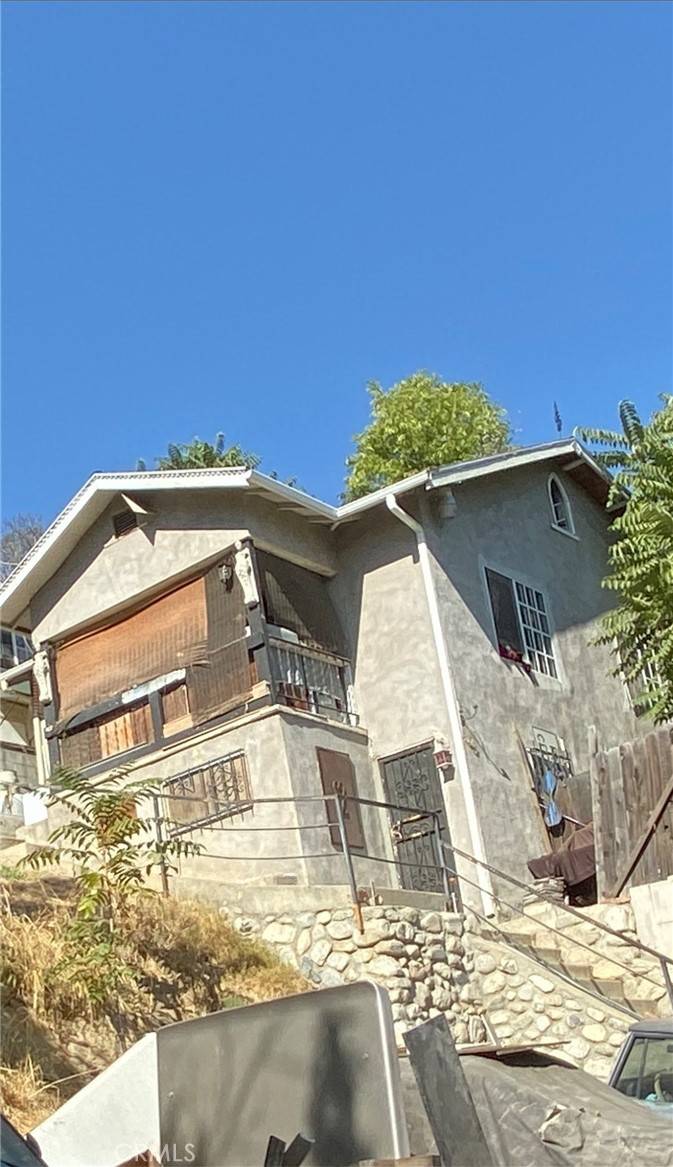 Los Angeles, CA 90065,315 Isabel ST