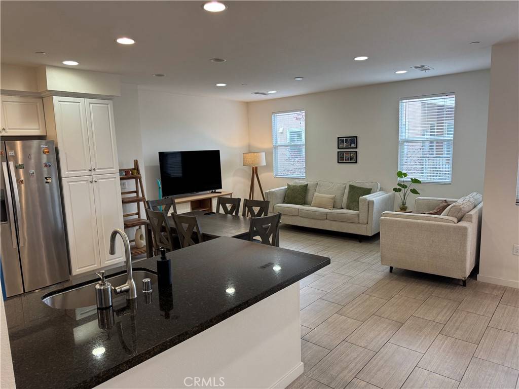 Montclair, CA 91763,8823 Jacaranda #F