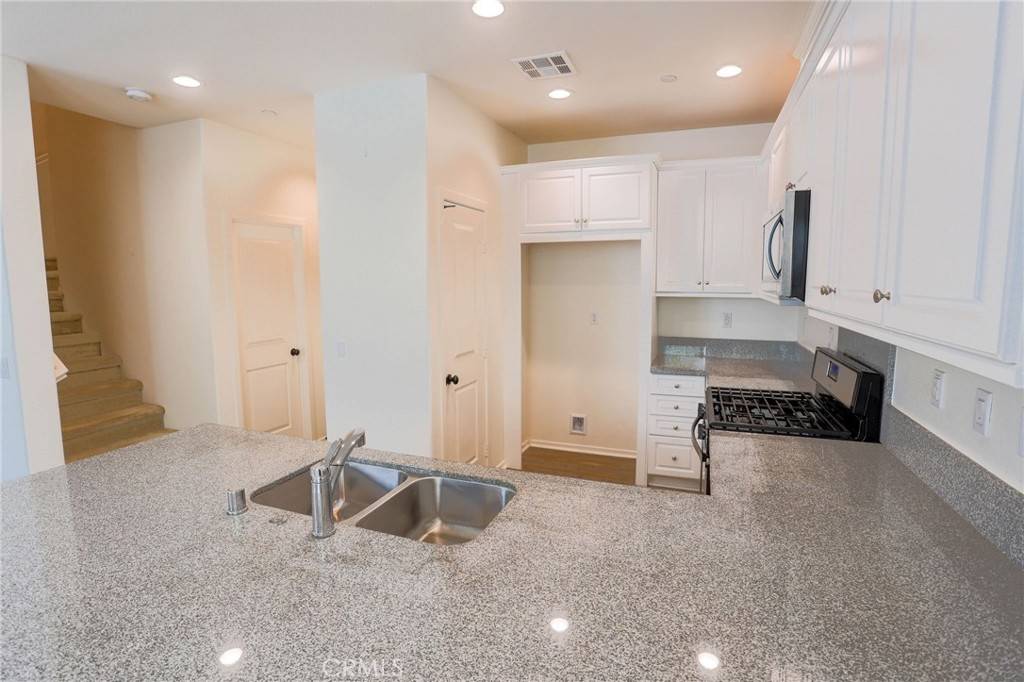 Ontario, CA 91762,3275 E Midsummer Privado #4