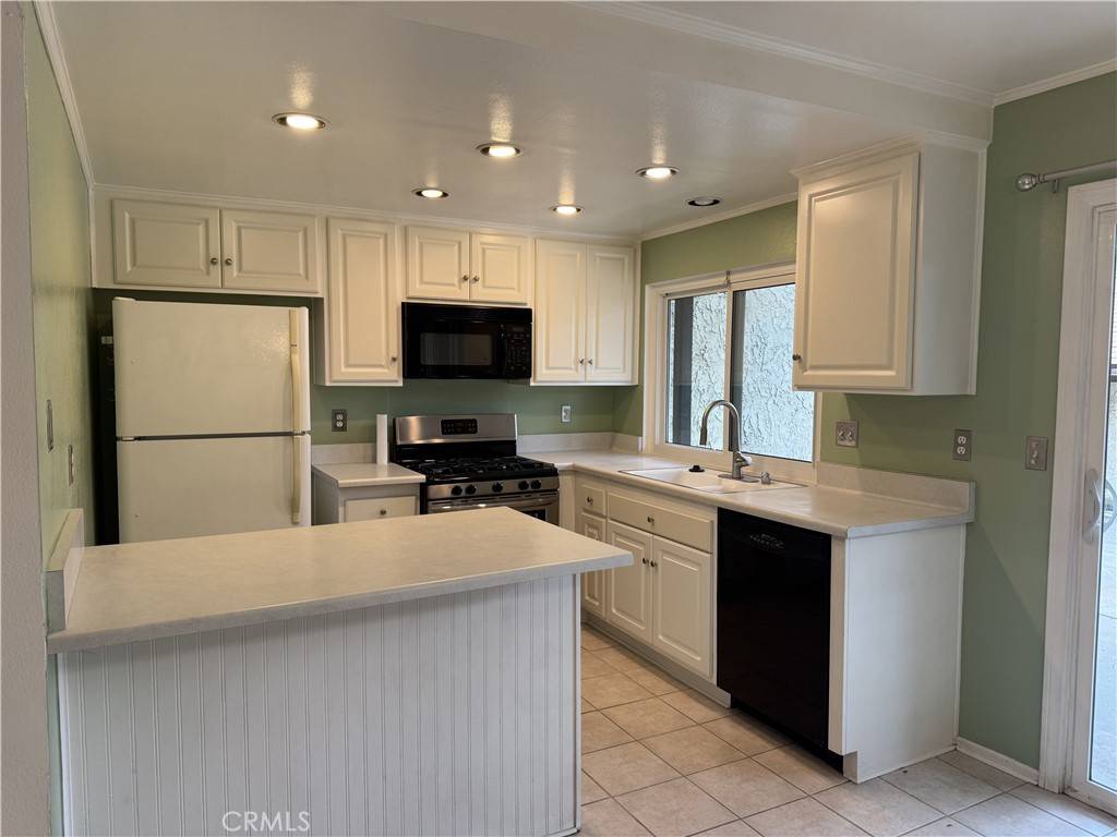 San Dimas, CA 91773,424 Heatherglen LN