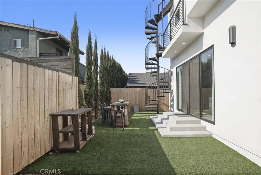 Los Angeles, CA 90026,1916 W Court ST