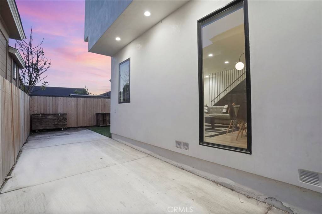 Los Angeles, CA 90026,1916 W Court ST