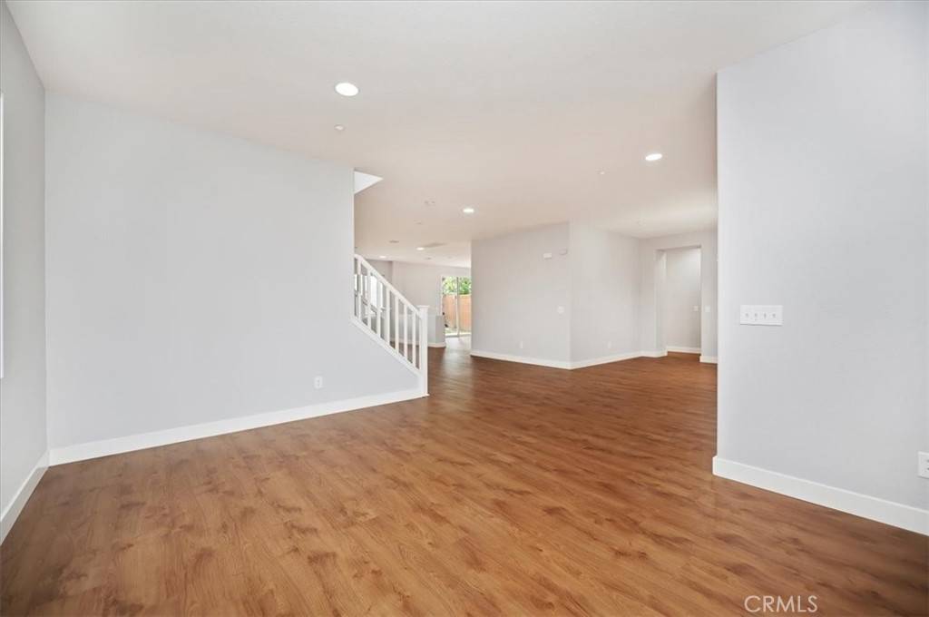 6831 Earhart AVE Fontana, CA 92336
