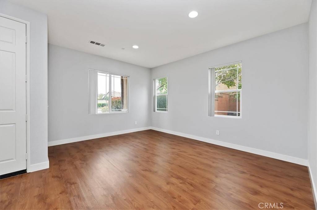 Fontana, CA 92336,6831 Earhart AVE