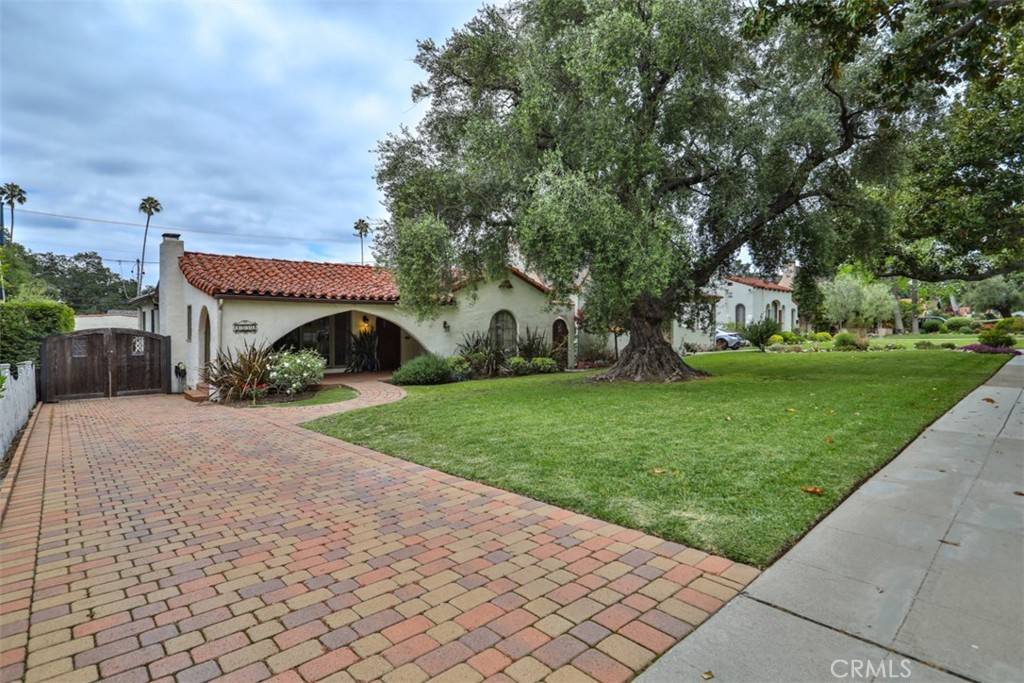 Pasadena, CA 91104,1956 E Woodlyn RD