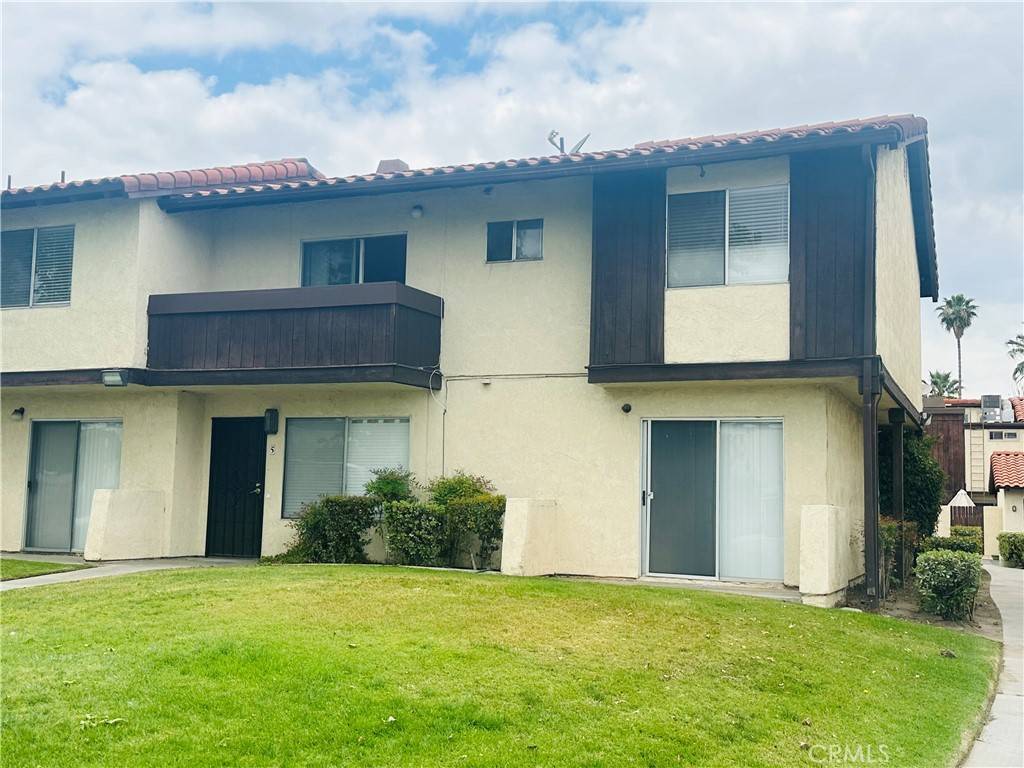 Colton, CA 92324,1097 Santo Antonio DR #5