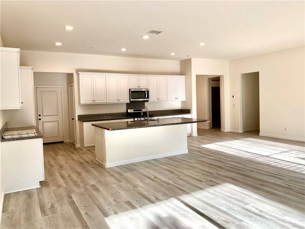Ontario, CA 91761,3126 S Hampton WAY