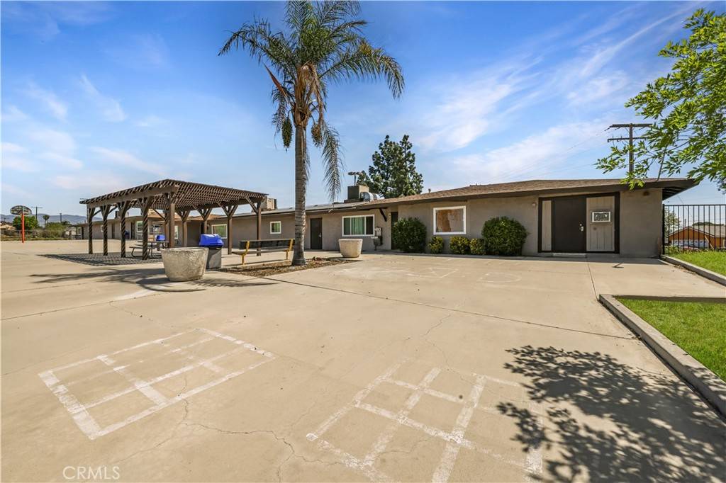 Bloomington, CA 92316,9904 Bloomington AVE