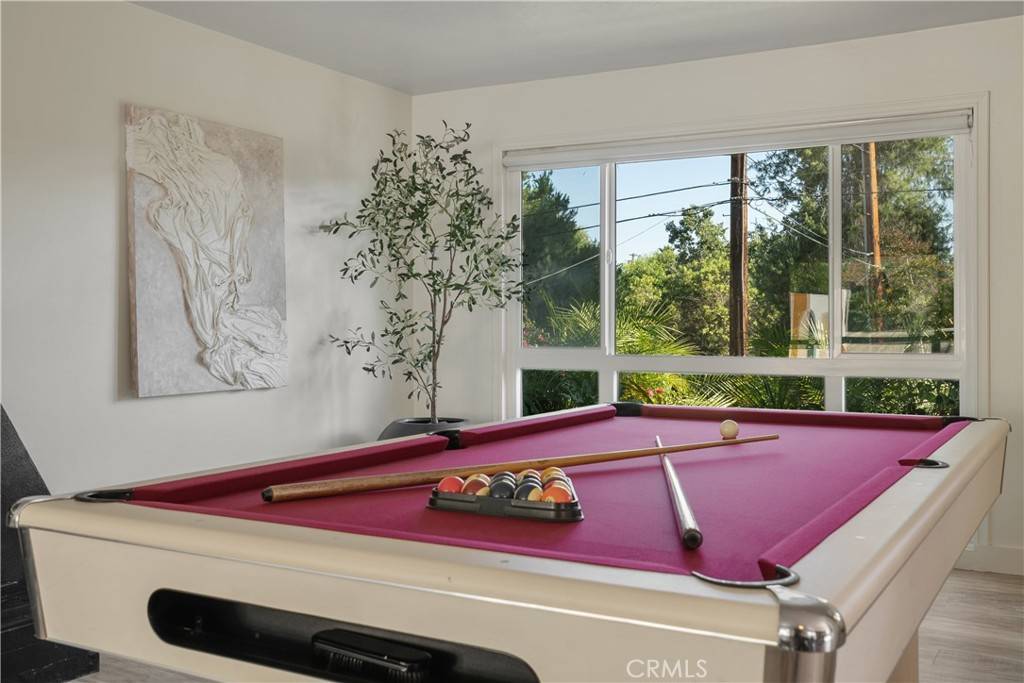 Woodland Hills, CA 91367,23413 Oxnard ST