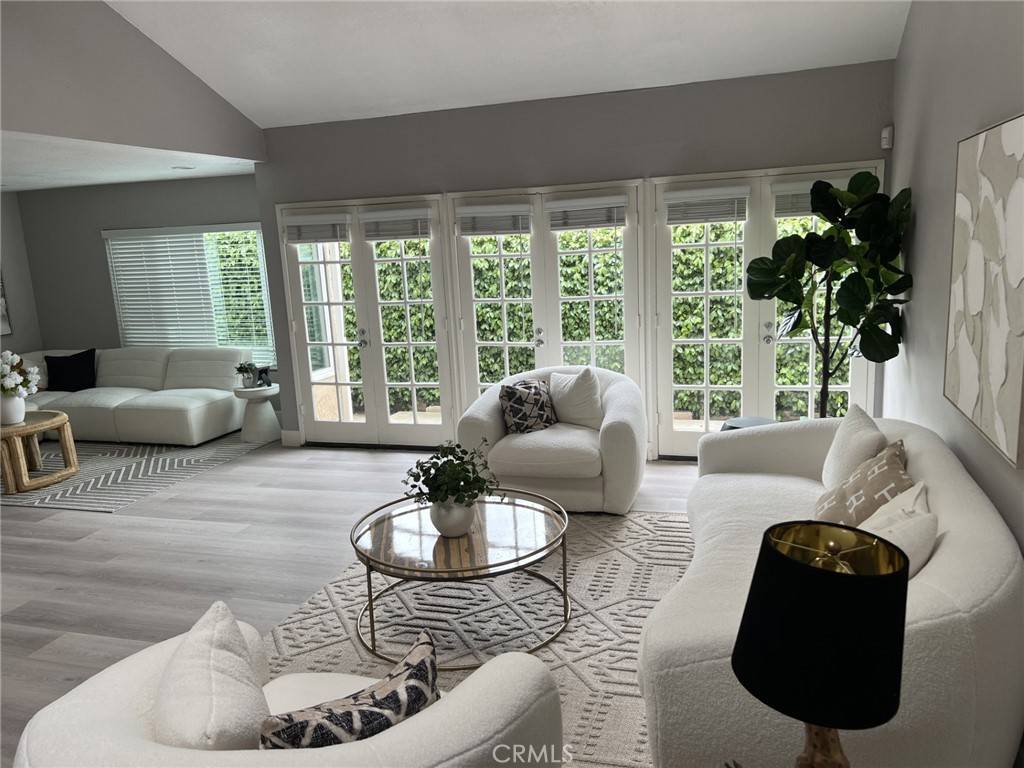 Irvine, CA 92620,4 Harrisburg