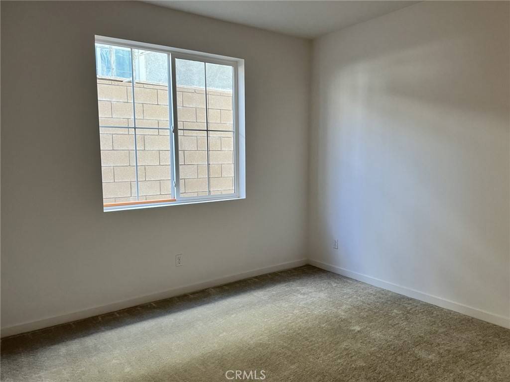 Fontana, CA 92336,7042 Calla Lily DR