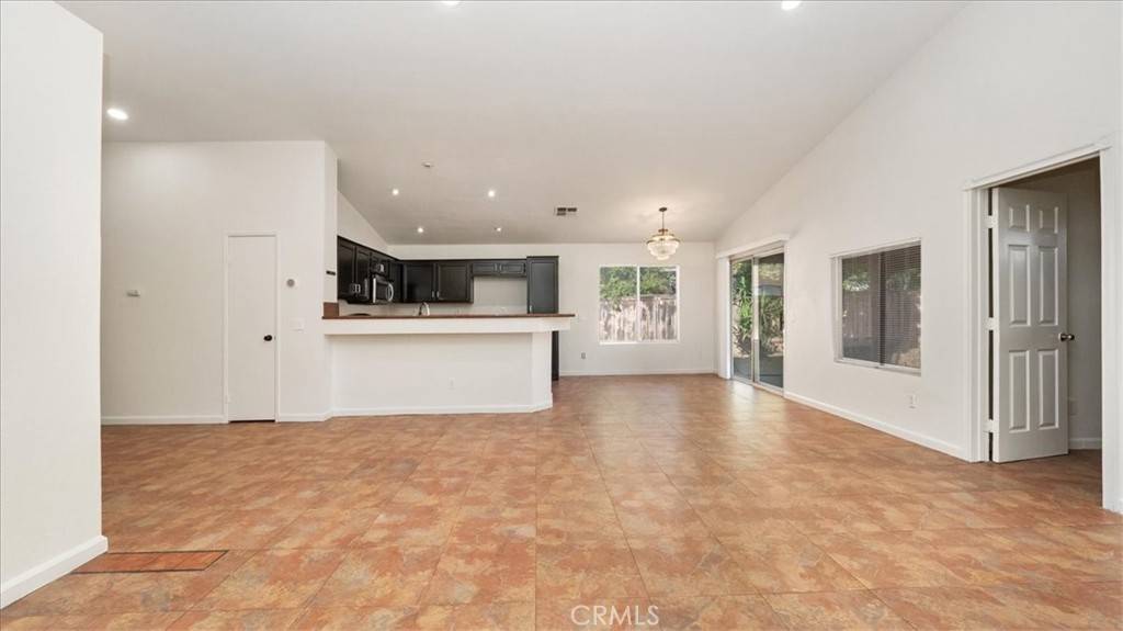 Perris, CA 92571,947 Regency ST