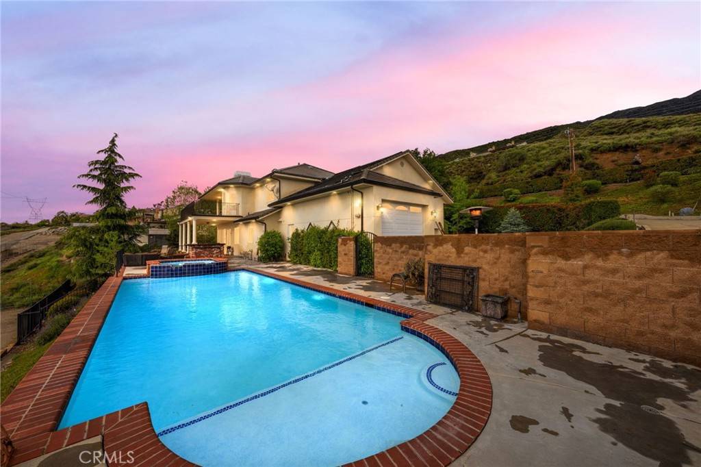 Upland, CA 91784,280 W 26th ST