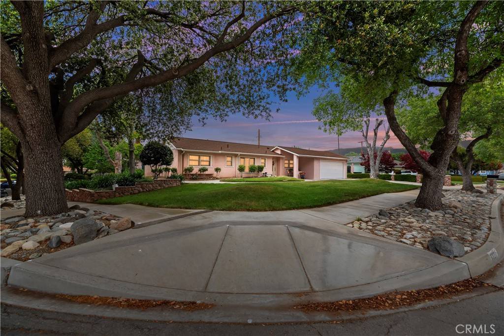 Upland, CA 91786,1327 Grove AVE