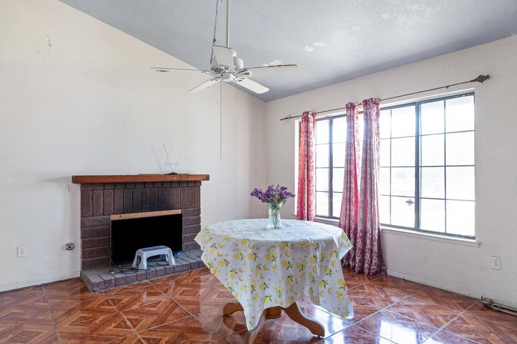 Fontana, CA 92336,7411 Oleander AVE