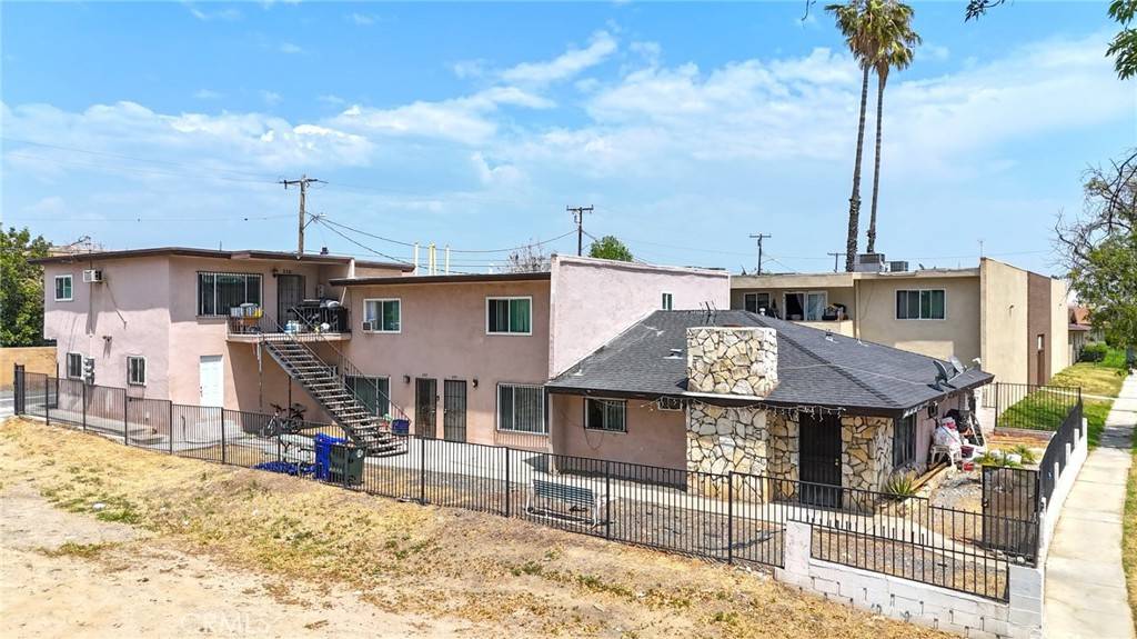 Rialto, CA 92376,264 W Jackson ST